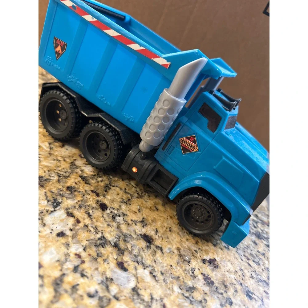 Matchbox Construction Unit 497 Blue Dump Truck Toy Vehicle‎ with Tilting Bed